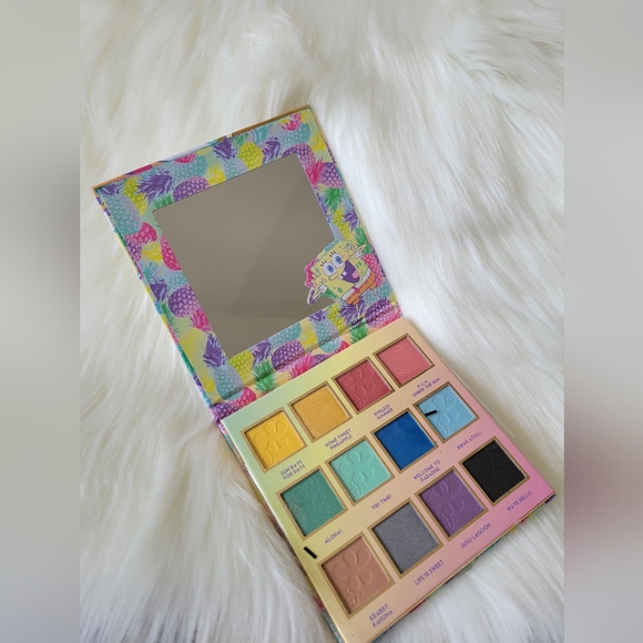 🍍NICKELODEON SPONGEBOB STQUARE PANTS EYESHADOW PALETTE 🍍 - Picture 3 of 6